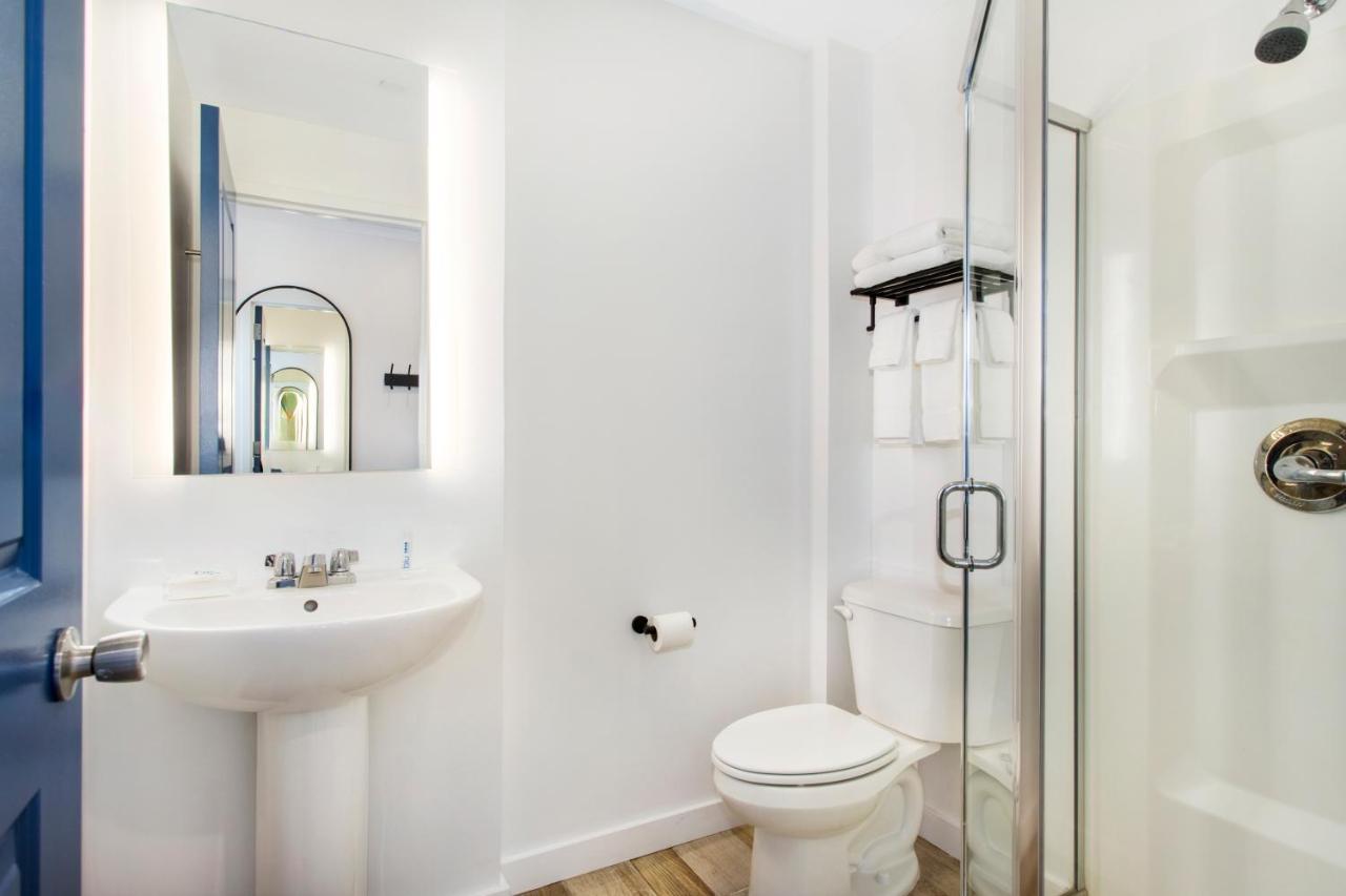 Grove Hotel Cherry Grove Bagian luar foto